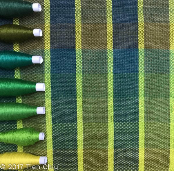 handwoven cloth sample, demonstrating how to create beautiful handwoven cloth using clashing colors 
